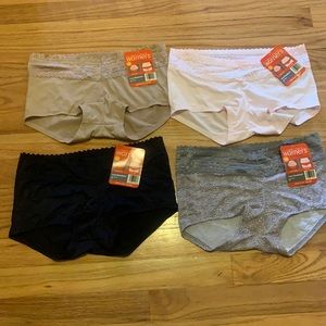 Warner’s lace boy shorts NWT small